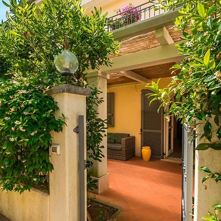 Apartment Clelia, 200mt Dal Mare, Parcheggio E Giardino Privati *